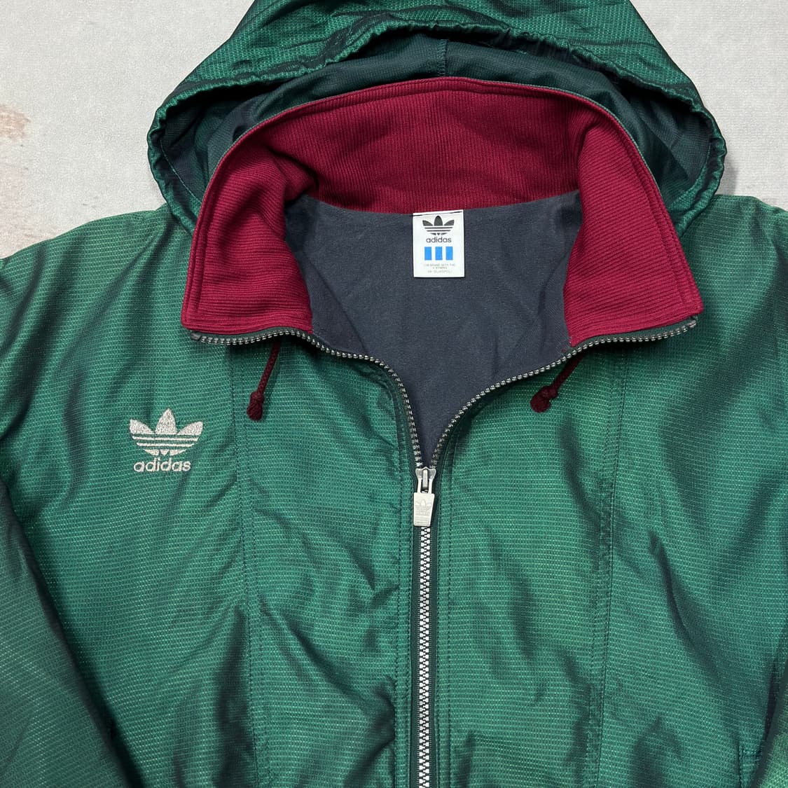 아디다스x데상트 올드스쿨 콜라보 바람막이자켓 상품이미지2