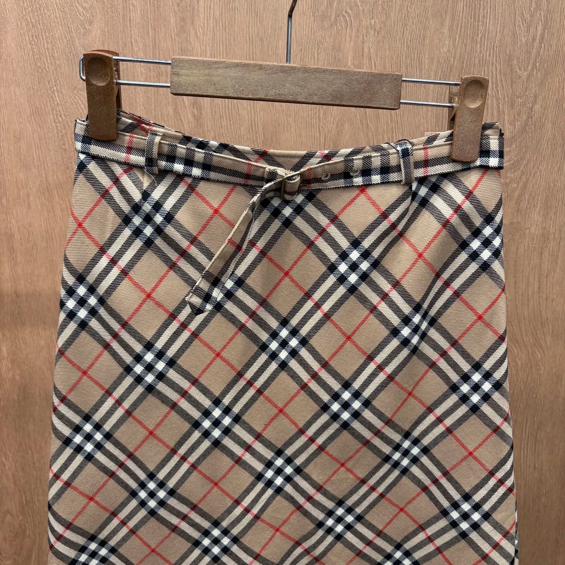 버버리 블루 라벨 미니 스커트 노바 체크 패턴 벨트 디테일 A라인 베이지 상품이미지4