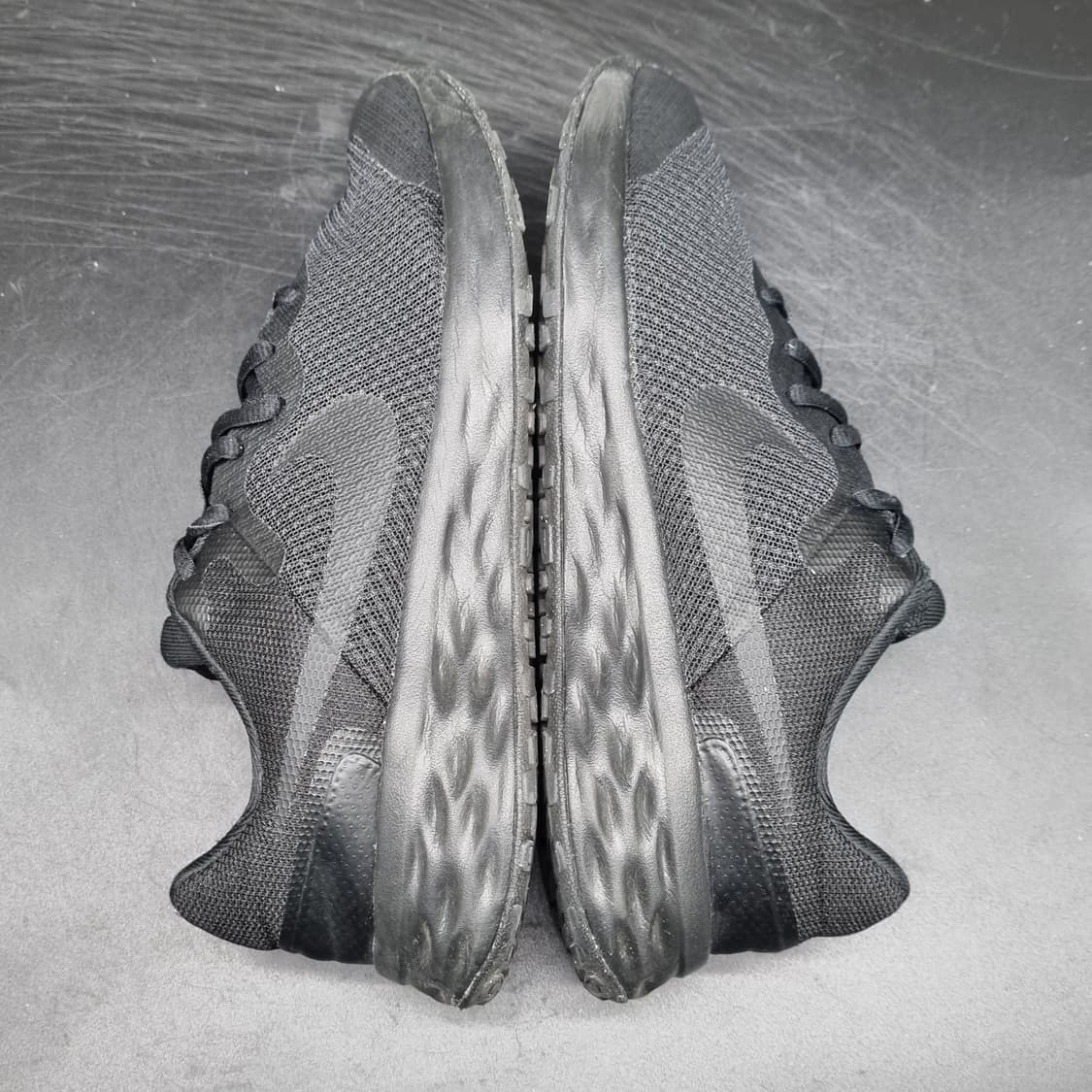 나이키 레볼루션6 올블랙 운동화 240. 상품이미지5