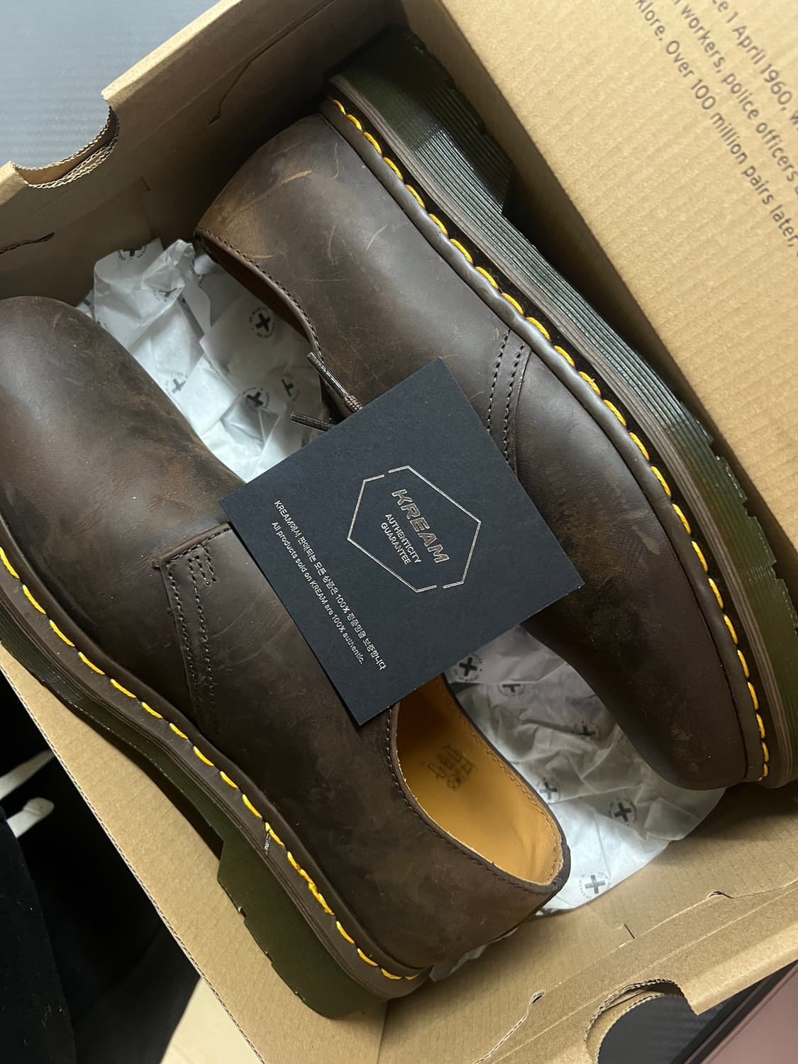 닥터마틴 1461 크레이지홀스 다크브라운 280 (UK9) 상품이미지6