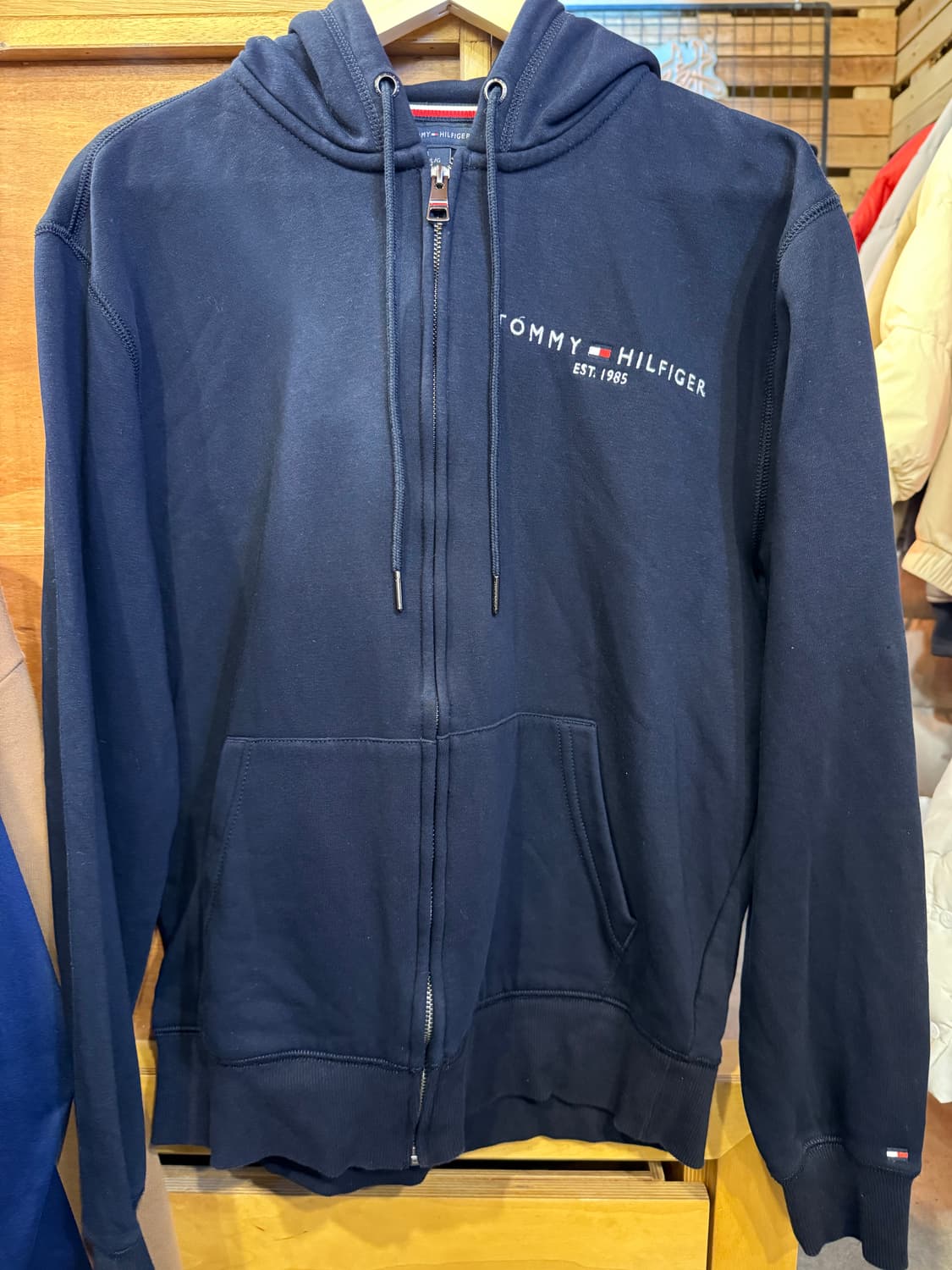 타미힐피거 자수로고 블랙 후드집업 상품이미지1