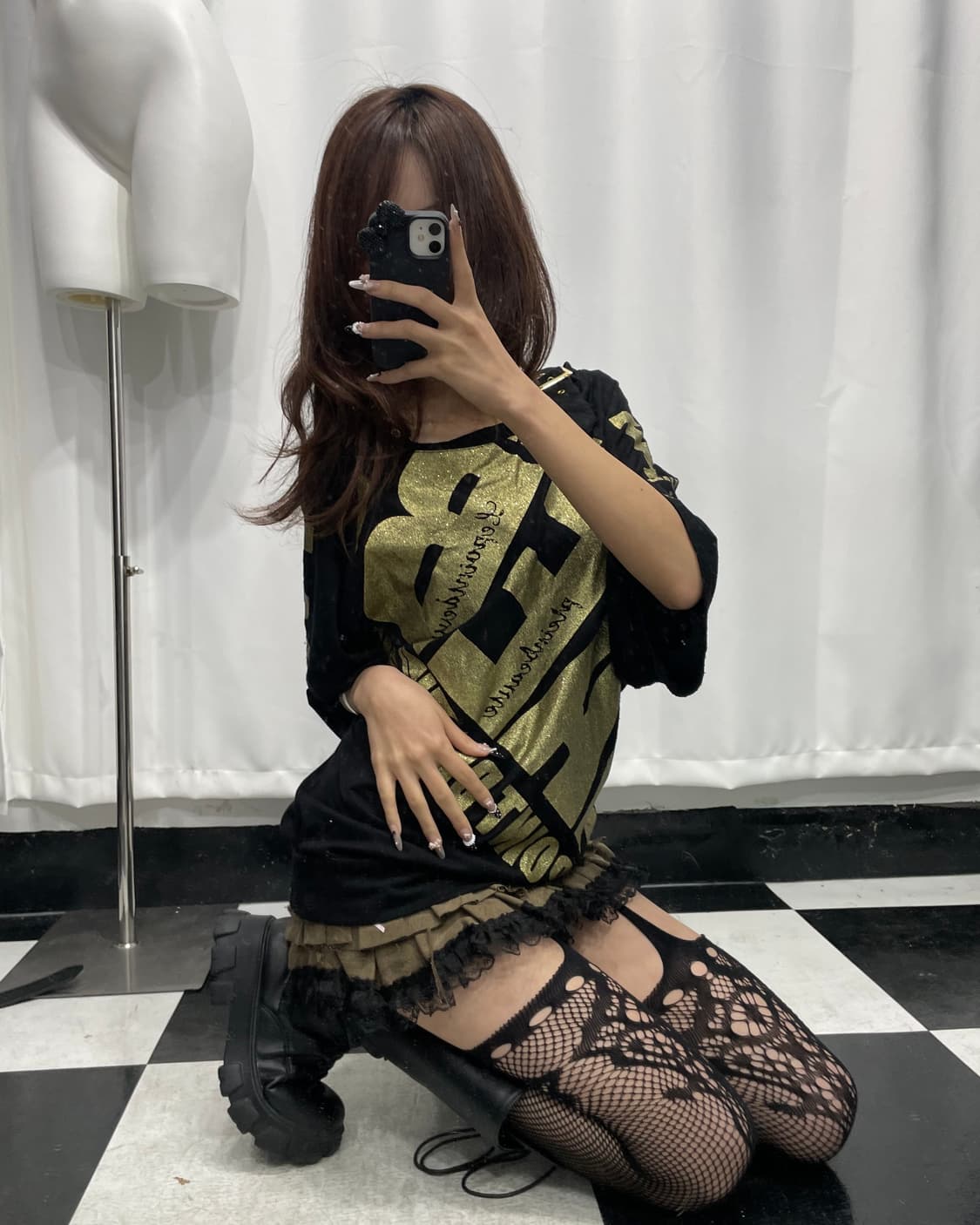 🎸블랙 오프숄더 골드 프린팅 롱슬리브🎸 상품이미지5