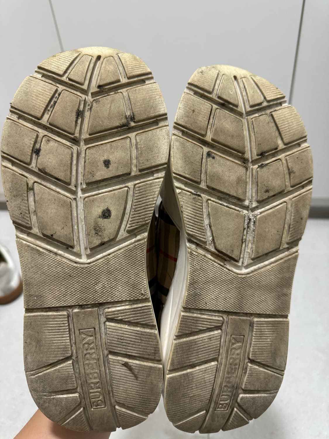 버버리 스니커즈 39 상품이미지4