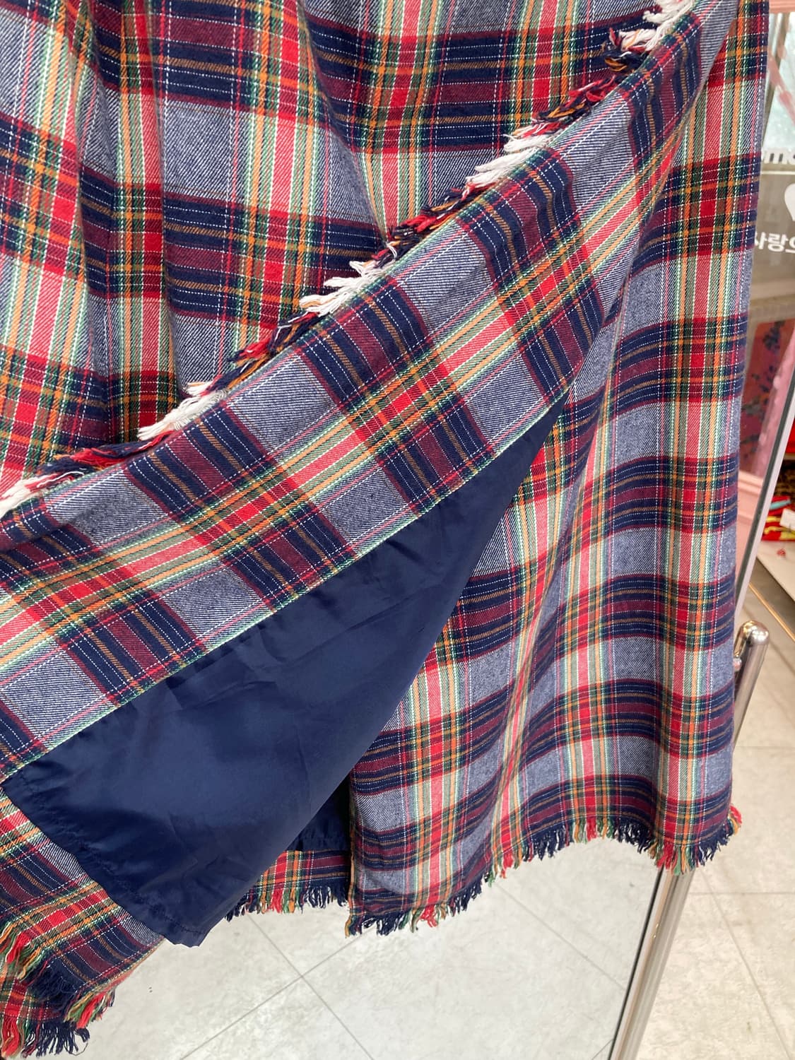 울 100% 네이비 체크 랩스커트 상품이미지5