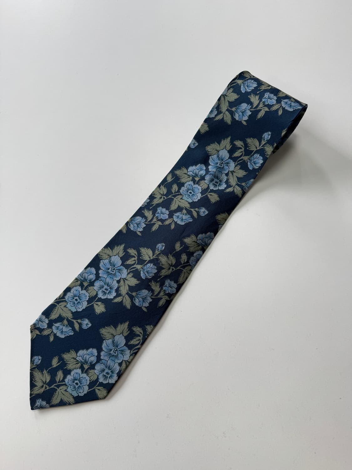 웅가로 (Ungaro) 실크 넥타이 8.8cm 상품이미지1