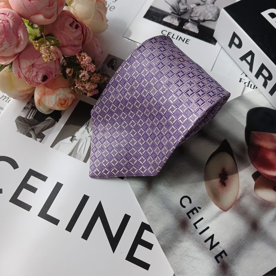 셀린느 실크 퍼플 로고 패턴 넥타이 8.4cm A등급 e880
 상품이미지1