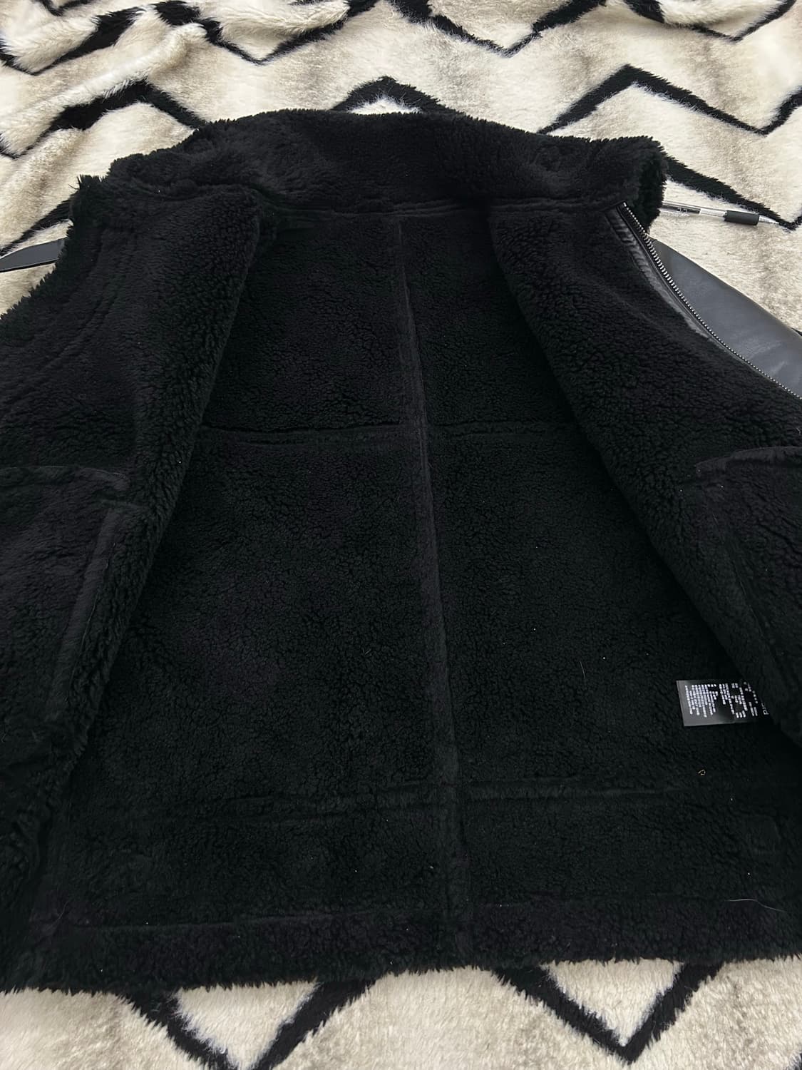 [L]무신사스탠다드 비건레더 무톤 무스탕/블랙 상품이미지6