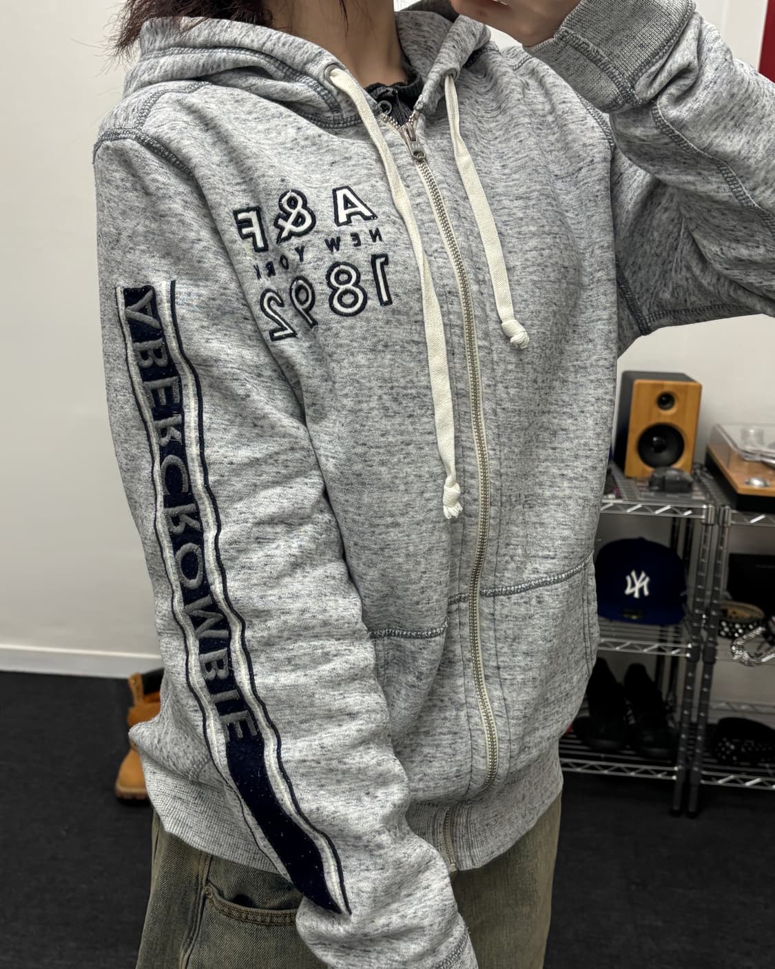 아베크롬비 스펠로고 보카시 니트 후드집업 상품이미지3