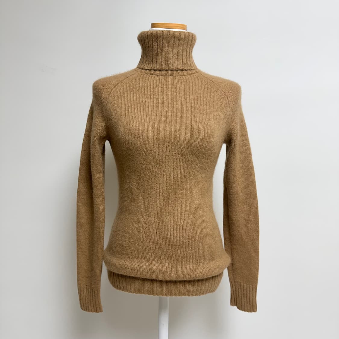 [캐멀(낙타털) 100%]  터틀넥 목폴라 브라운 니트  상품이미지1