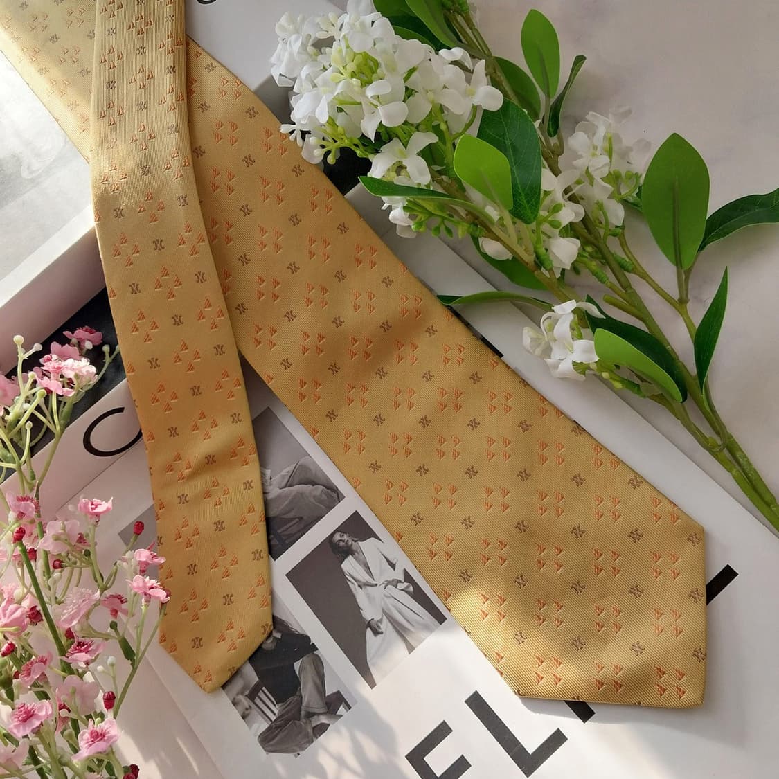 셀린느 실크 옐로우 트리오페&요트 넥타이 9.1cm A+등급 K1556
 상품이미지3