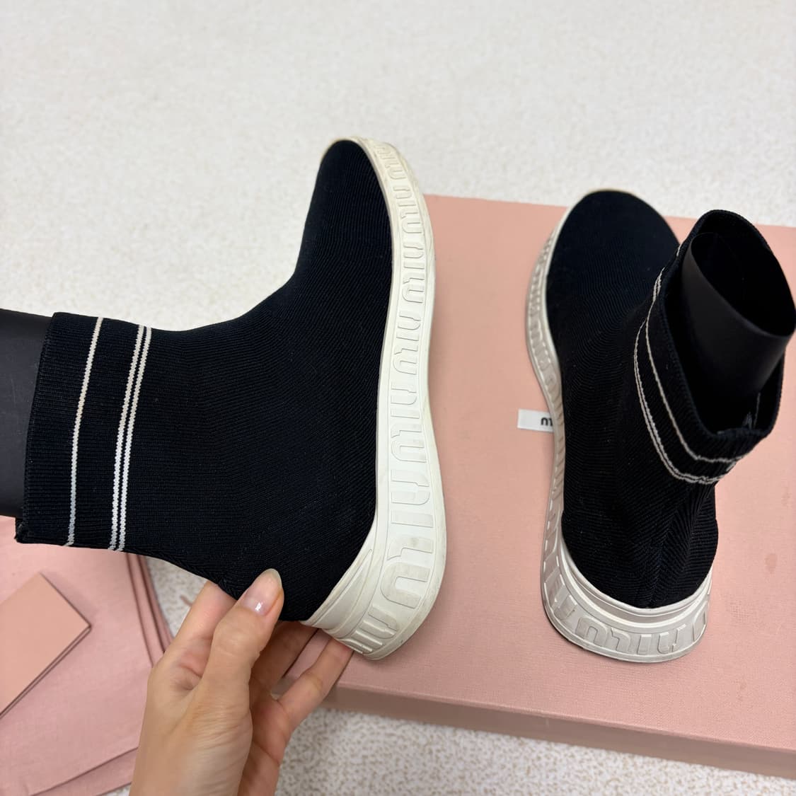 미우미우 니트 삭스 하이탑 스니커즈 상품이미지5