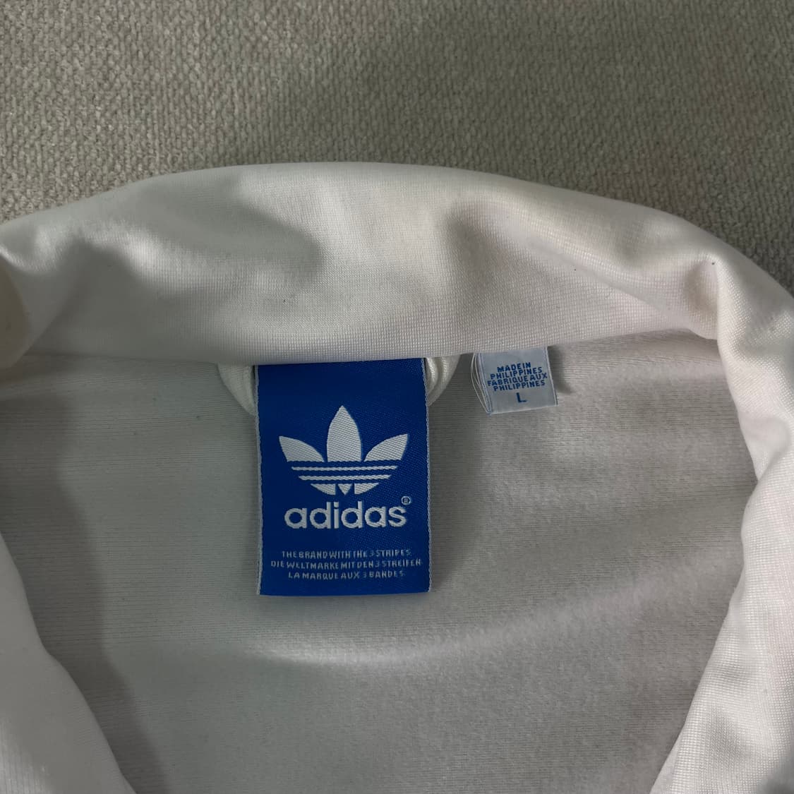 105 아디다스 초대장급 흰하 시나몬롤 트랙탑 져지  상품이미지3