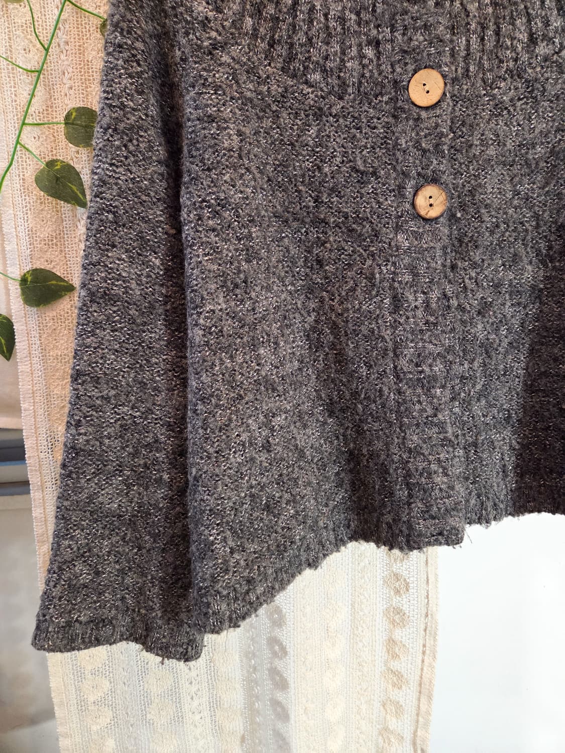 차콜 쓰리 버튼 가디건 상품이미지3