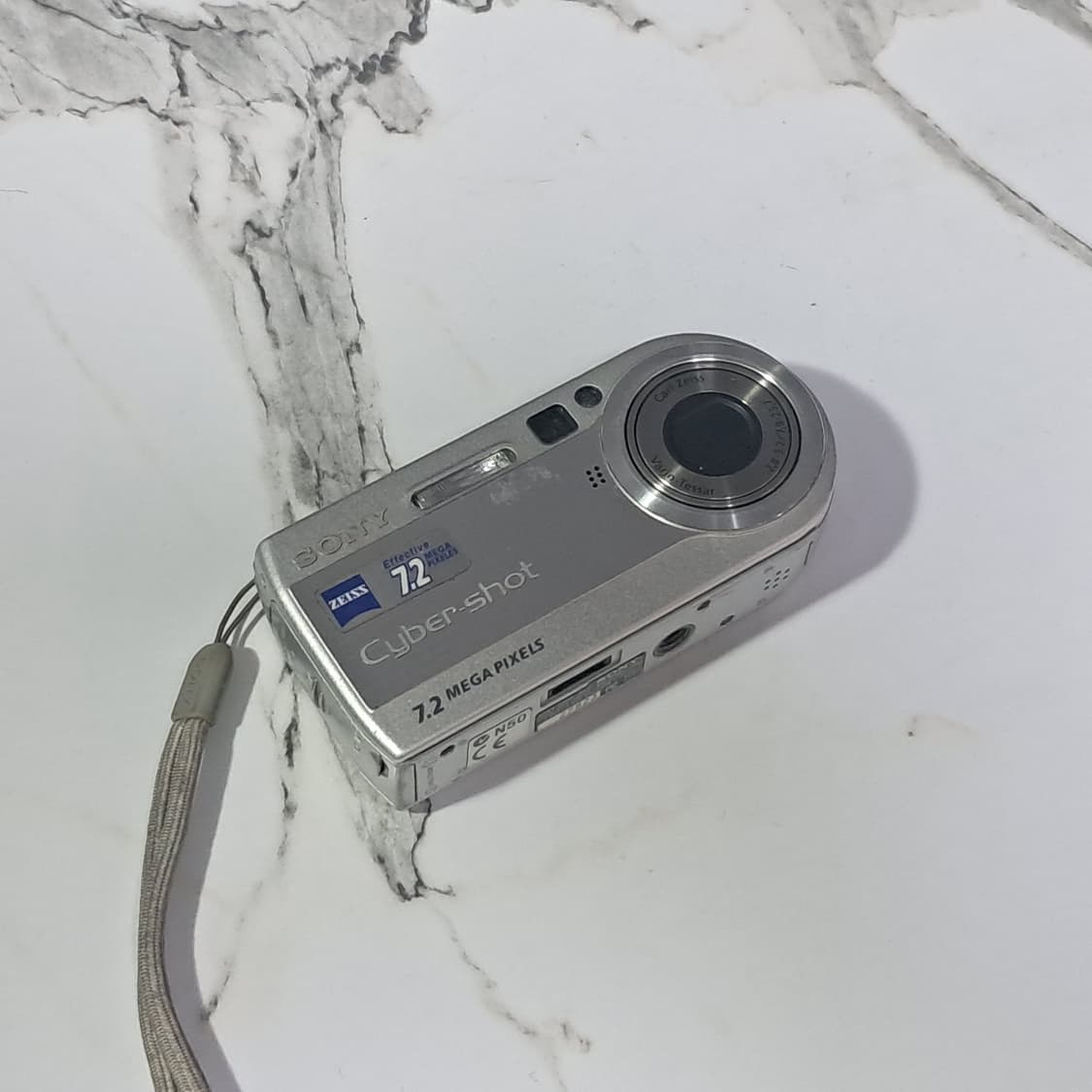 소니 디지털 카메라 사이버샷 DSC-P150 하자 있음 상품이미지1
