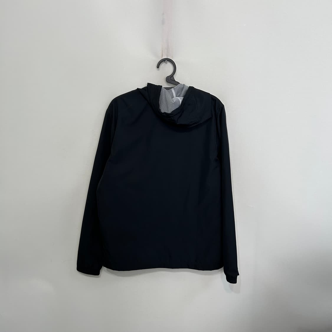 언더아머 블랙 후드 바람막이 M 상품이미지3