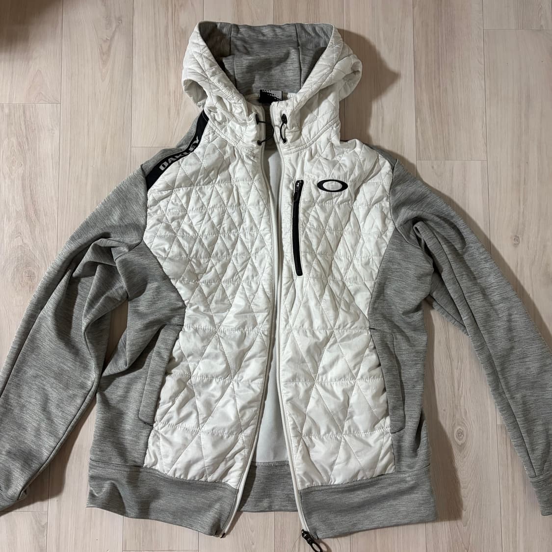 Oakley 퀼팅 윈드브레이커 상품이미지1