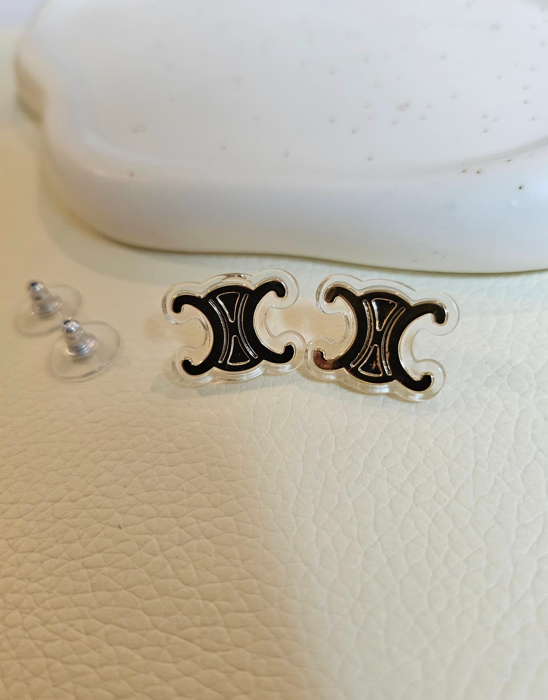 셀린느 업사이클링 레진 귀걸이 상품이미지2