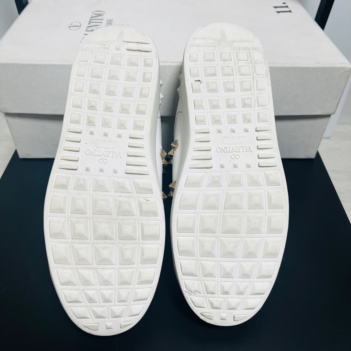 정품 36.5) 발렌티노 락스터드 뮬 스니커즈 235~240 상품이미지5