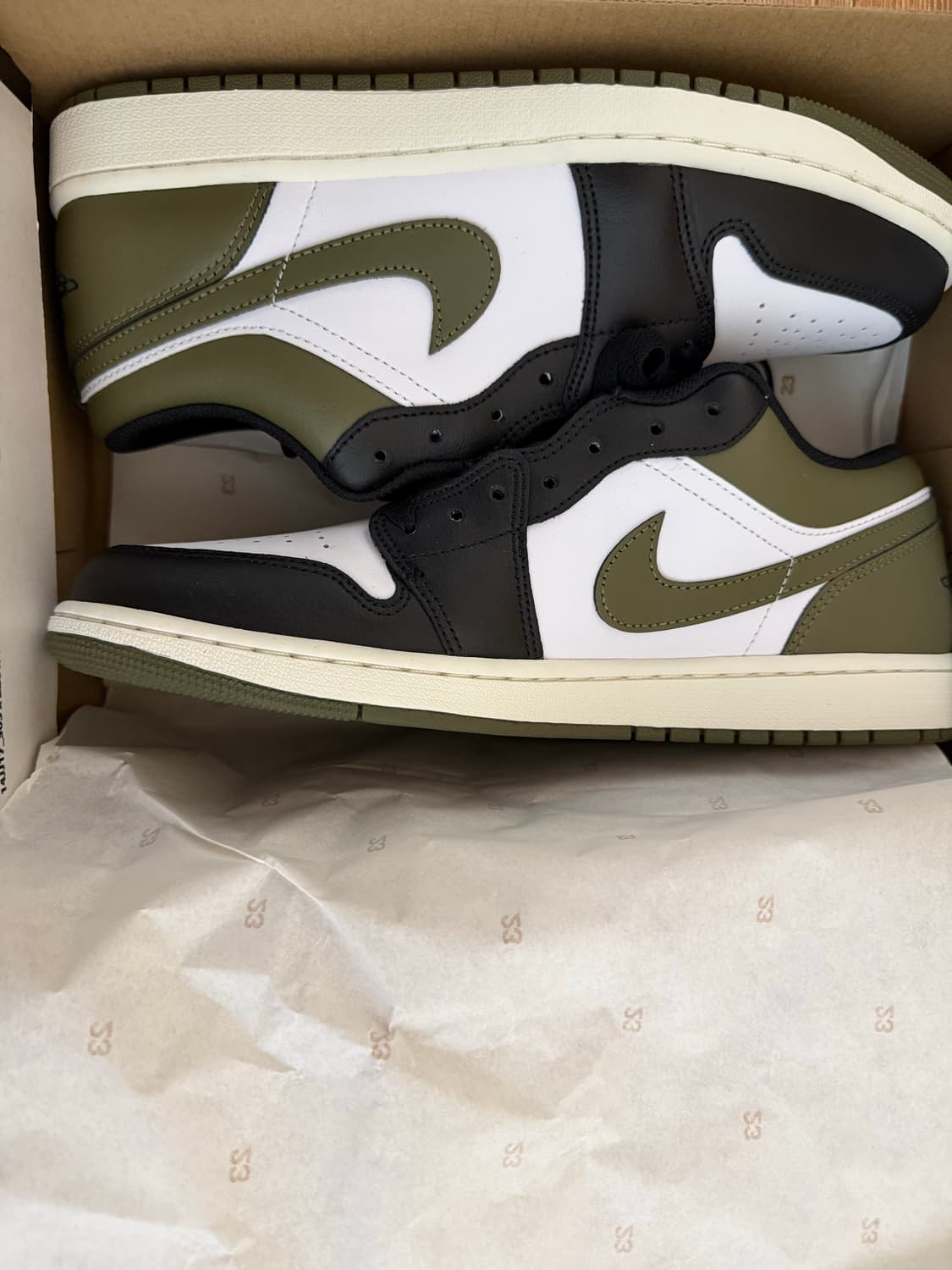 조던1 로우 블랙 미디움 올리브 상품이미지1