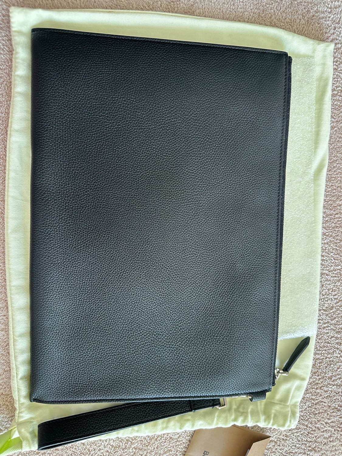 [정품] 남성 버버리 블랙 레더 파우치 클러치(거의 새상품) 상품이미지4