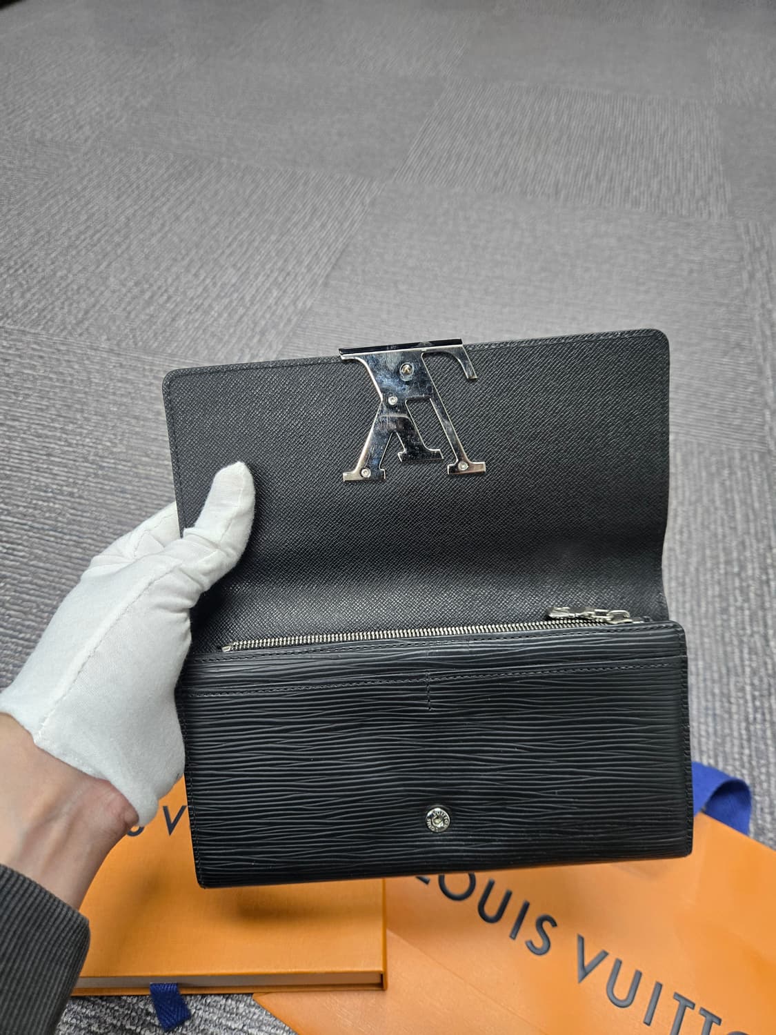 [특가][정품] 루이비통 카퓌신 장지갑 상품이미지5
