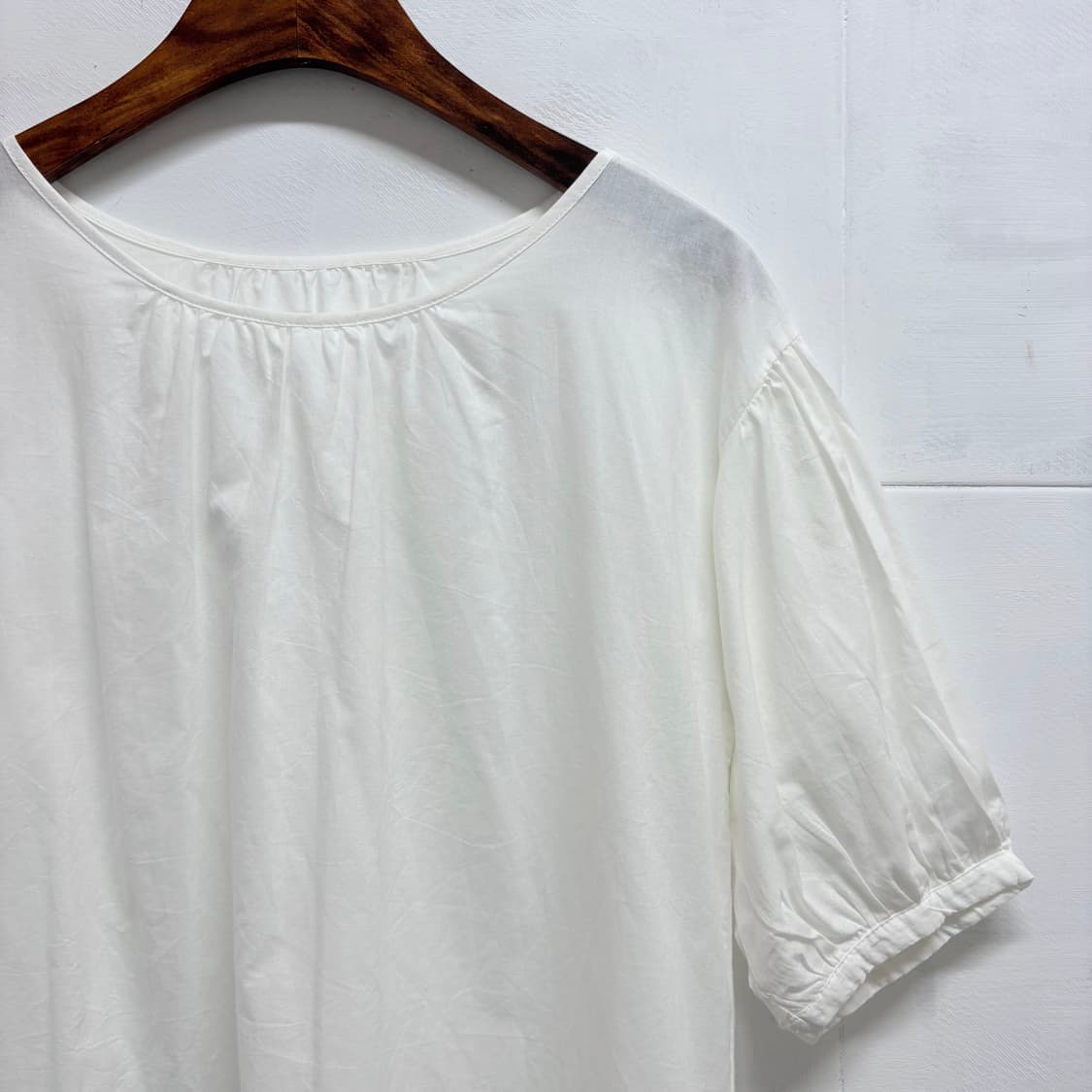 화이트 쉬미즈 모리걸 셔링 블라우스 블라우스 JPN 상품이미지2