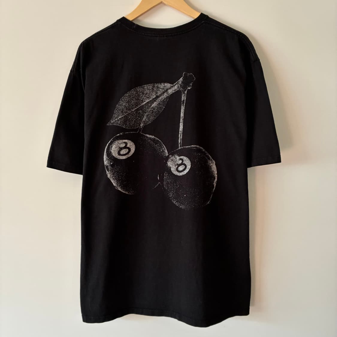 스투시 8볼 체리 반팔 티 상품이미지1