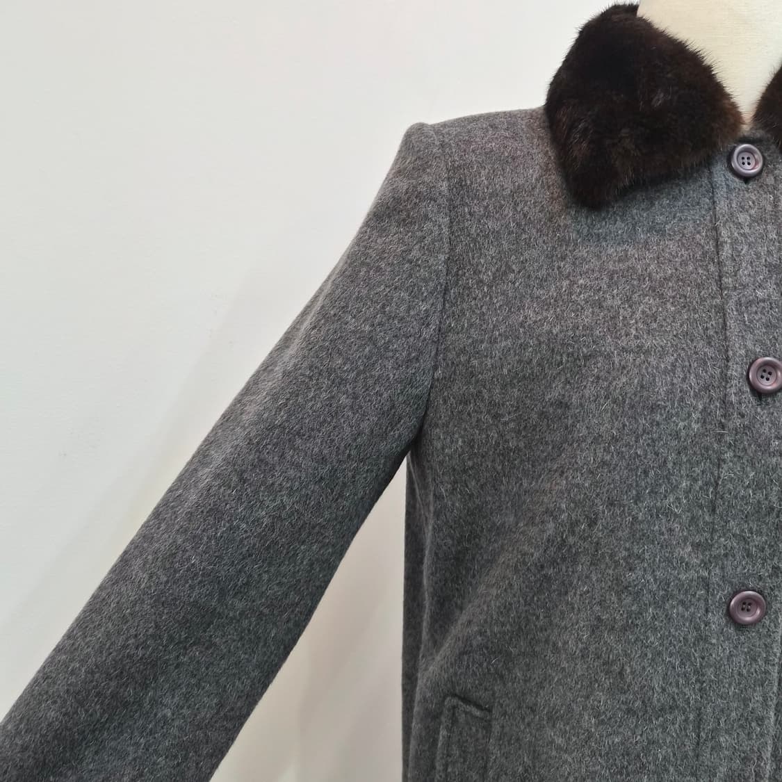 야마키 울 100% 퍼카라 클래식 그레이 롱코트 상품이미지6