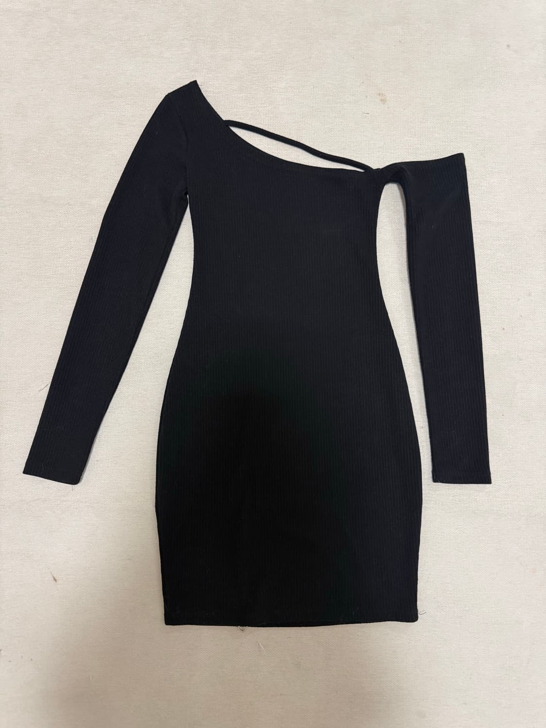 원숄더 슬림핏 원피스 상품이미지3