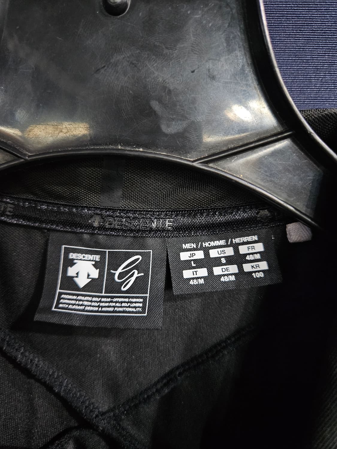 데상트 블랙차콜 남성 슬림핏 100 골프 반집업 카라반팔티  상품이미지3