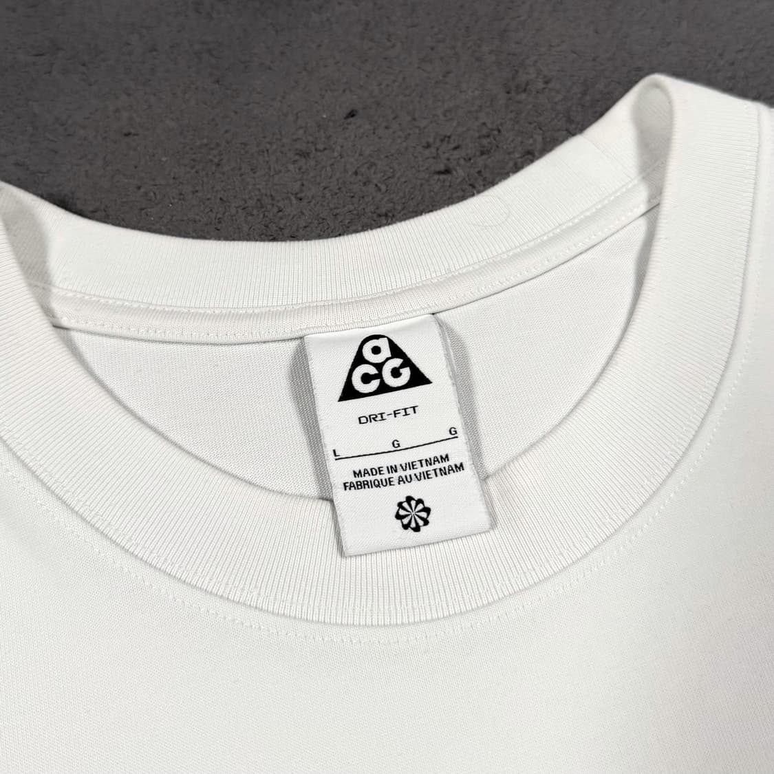 나이키 ACG 빅로고 프린팅 화이트 반팔  상품이미지4