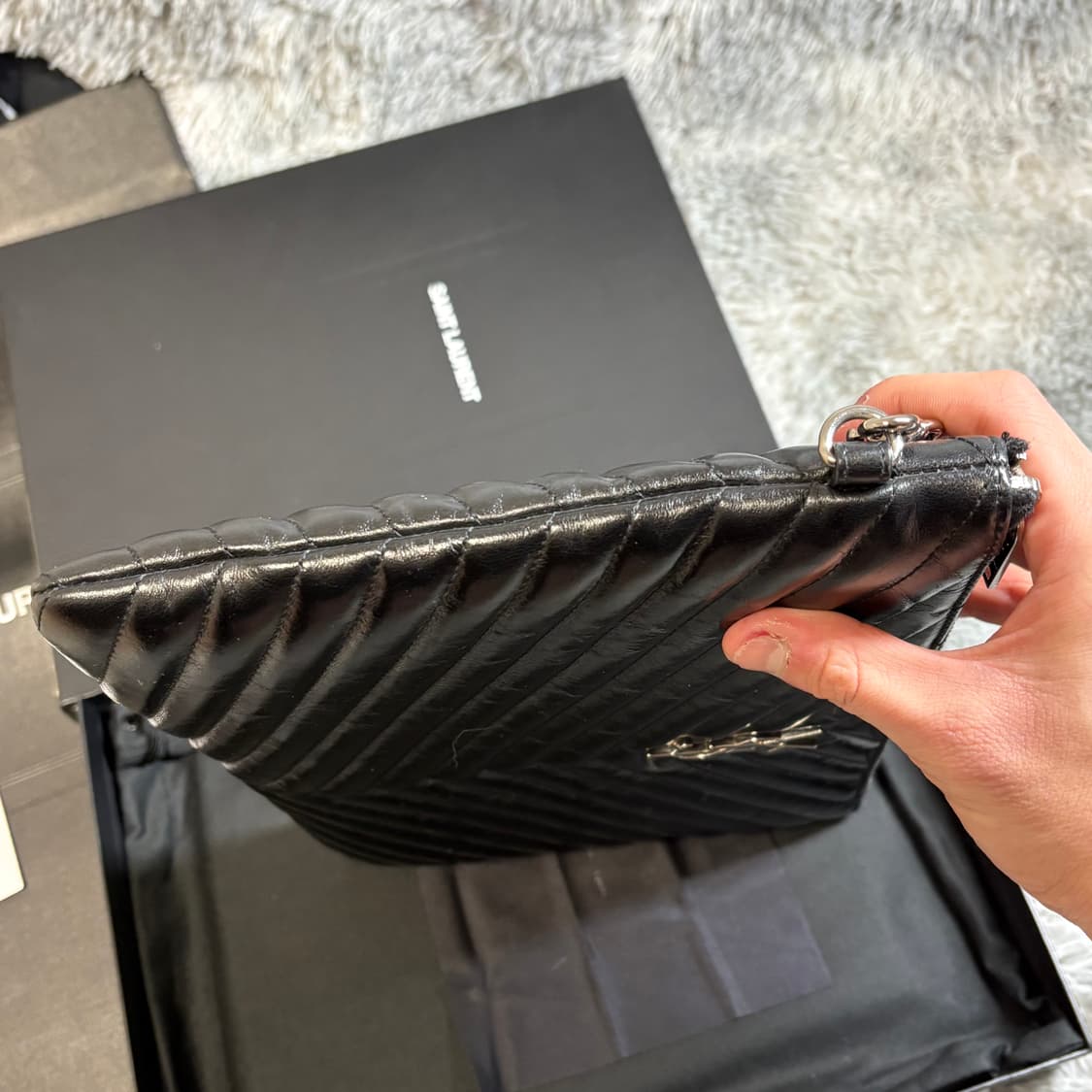 입생로랑 마틀라세 클러치 M사이즈 은장 상품이미지6