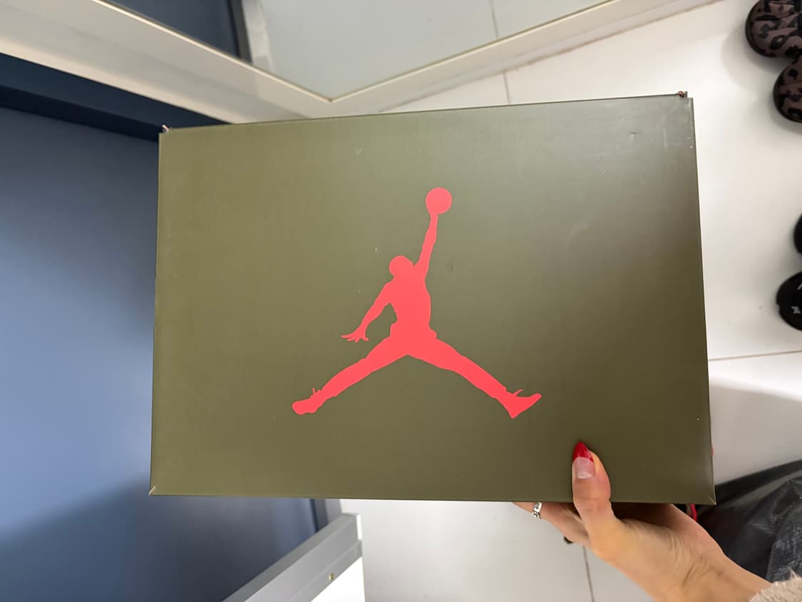 트래비스스캇 에어조던6 250사이즈 상품이미지6