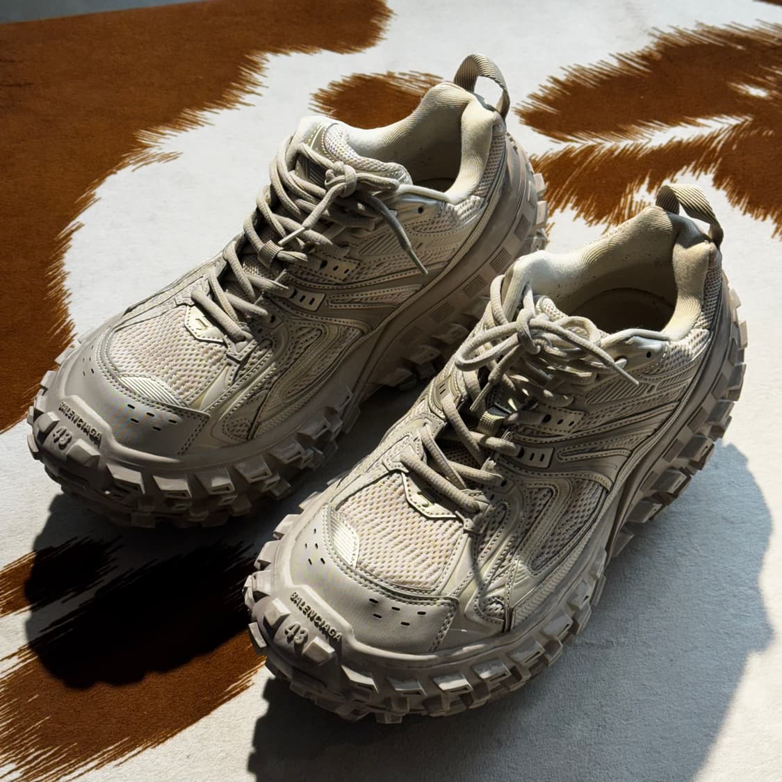 발렌시아가 디펜더 스니커즈 베이지 (43) 비브람 보강 상품이미지2