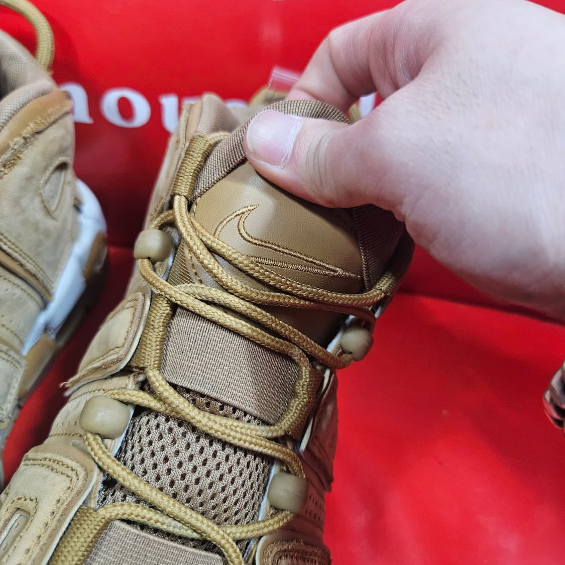 나이키(Nike) 에어모어 업템포96 프리미어 스니커즈 265 상품이미지6