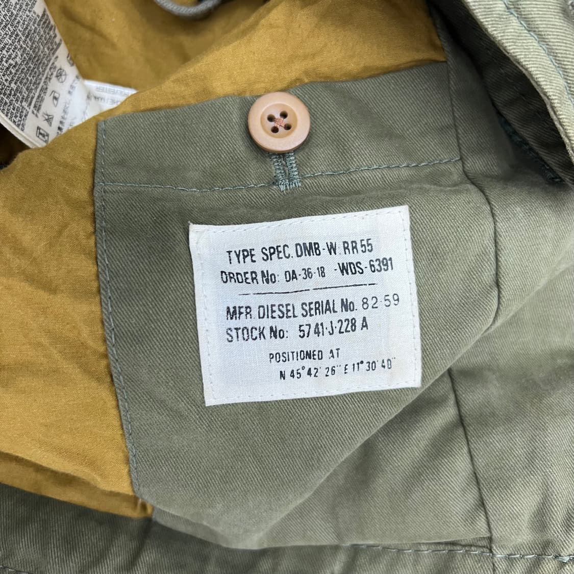 디젤 쉽스킨 숏 야상 상품이미지4