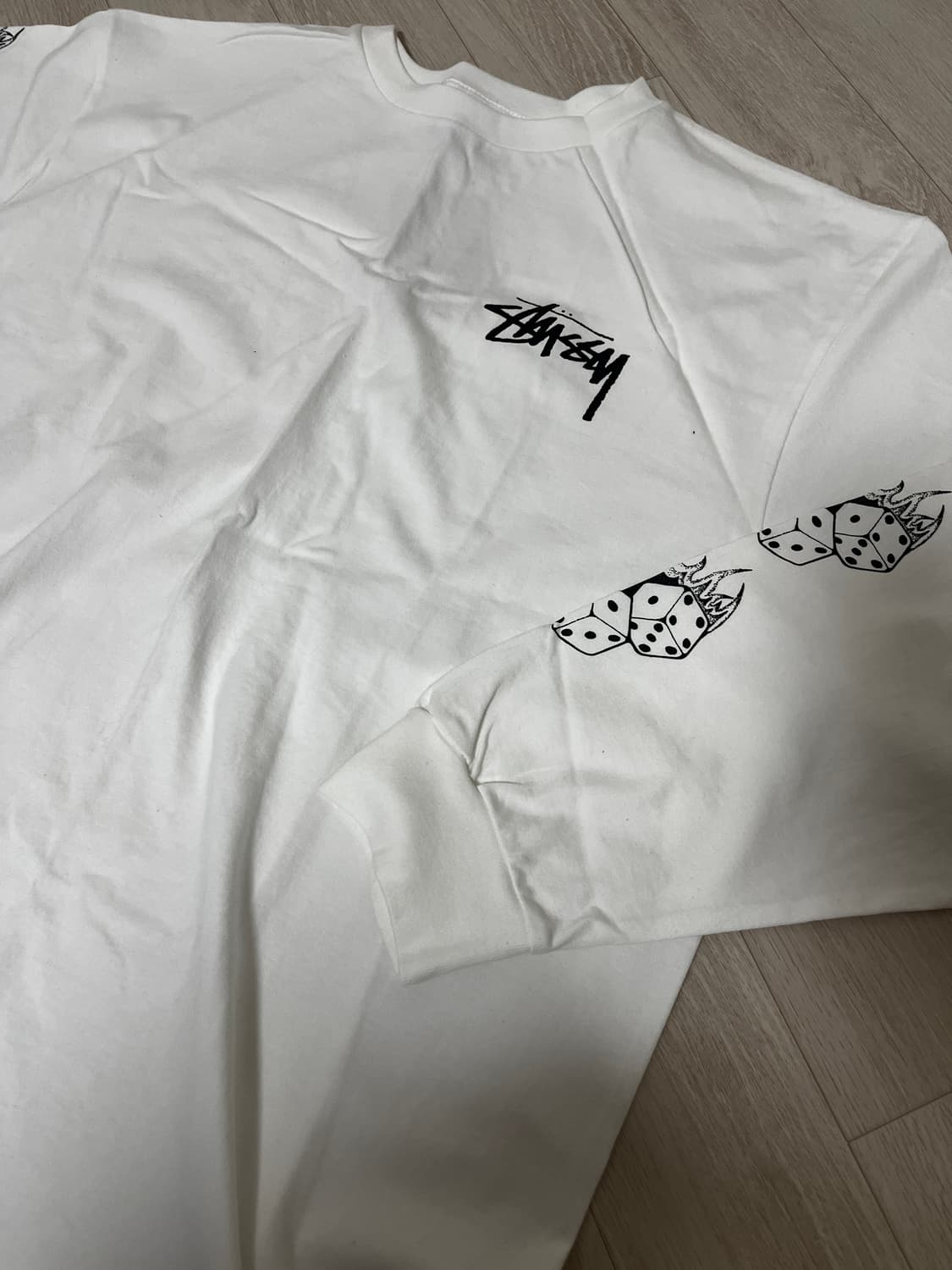 스투시 파이어 다이스 롱슬리브 티셔츠 화이트 상품이미지3