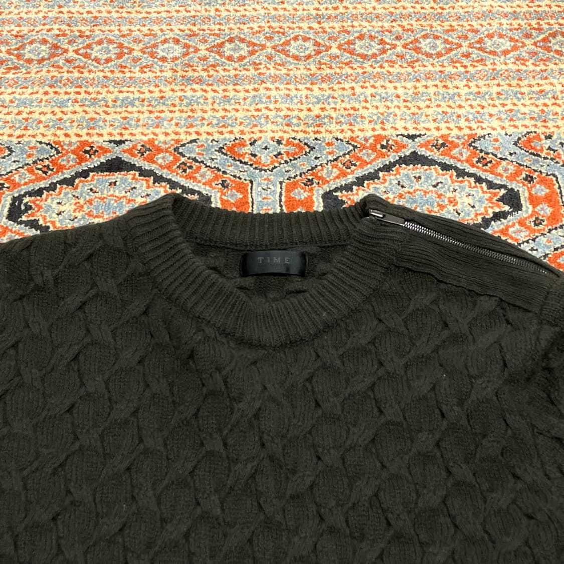 타임 지퍼디테일 카키 꽈배기 울100 니트 남성95 상품이미지3