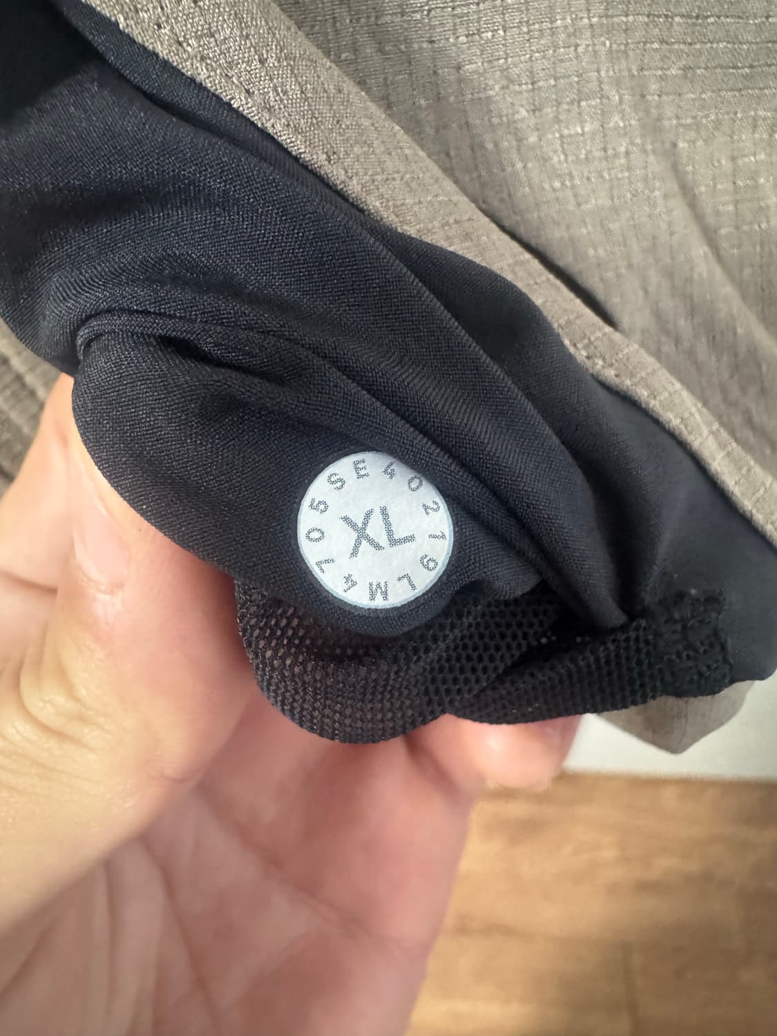 룰루레몬 에어링 이지 자켓 팝니다 상품이미지2