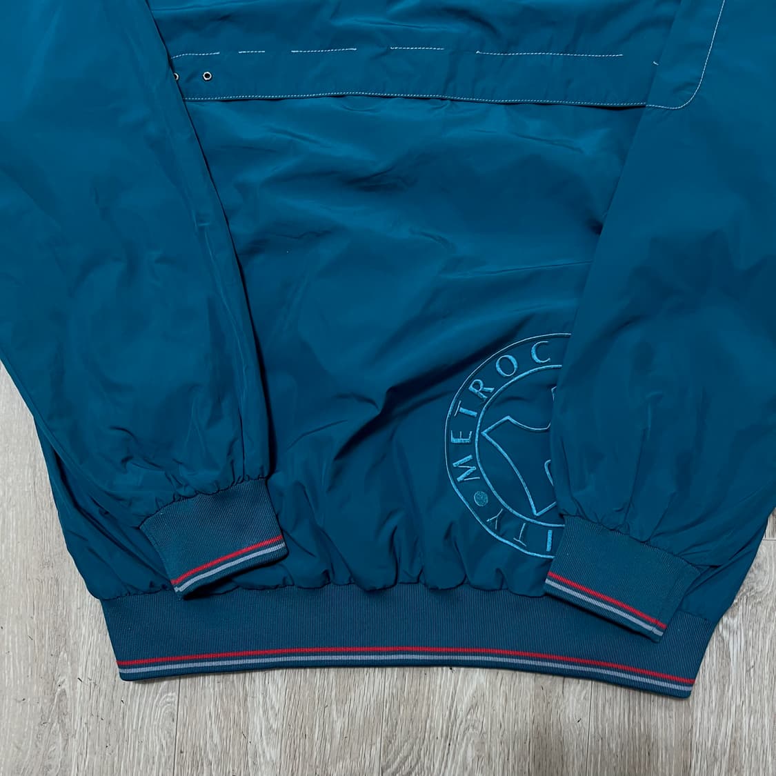 메트로시티 빅로고 바람막이 웜업 L/100  상품이미지3