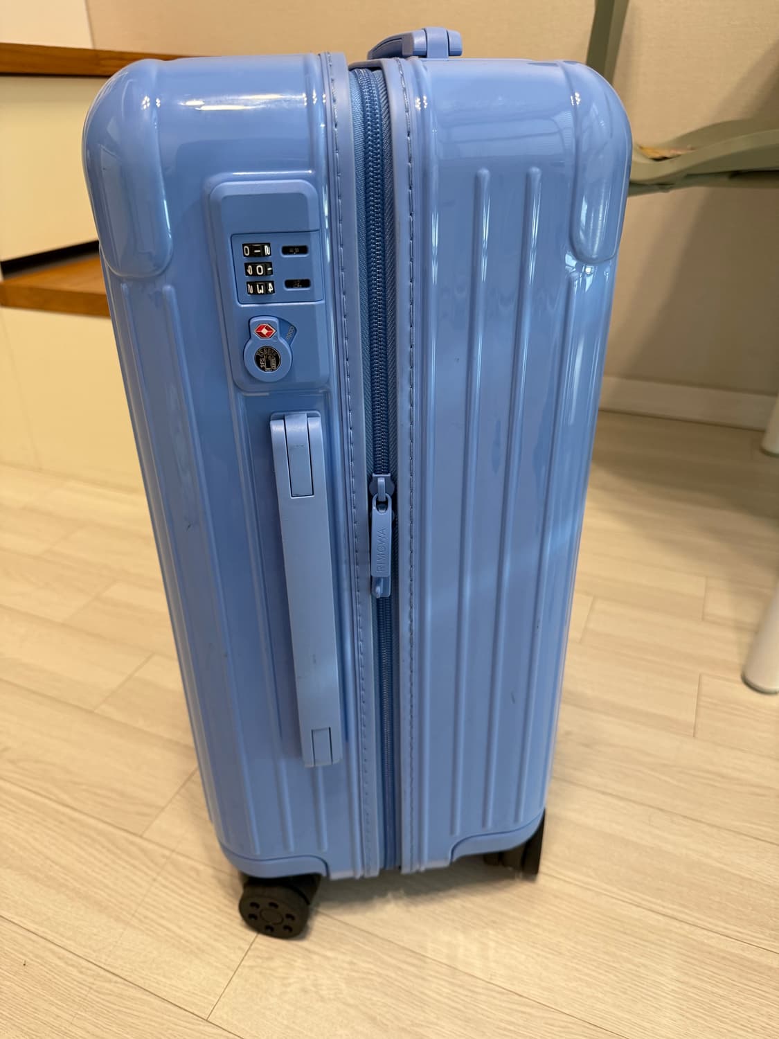 리모와 에센셜 캐빈 상품이미지4