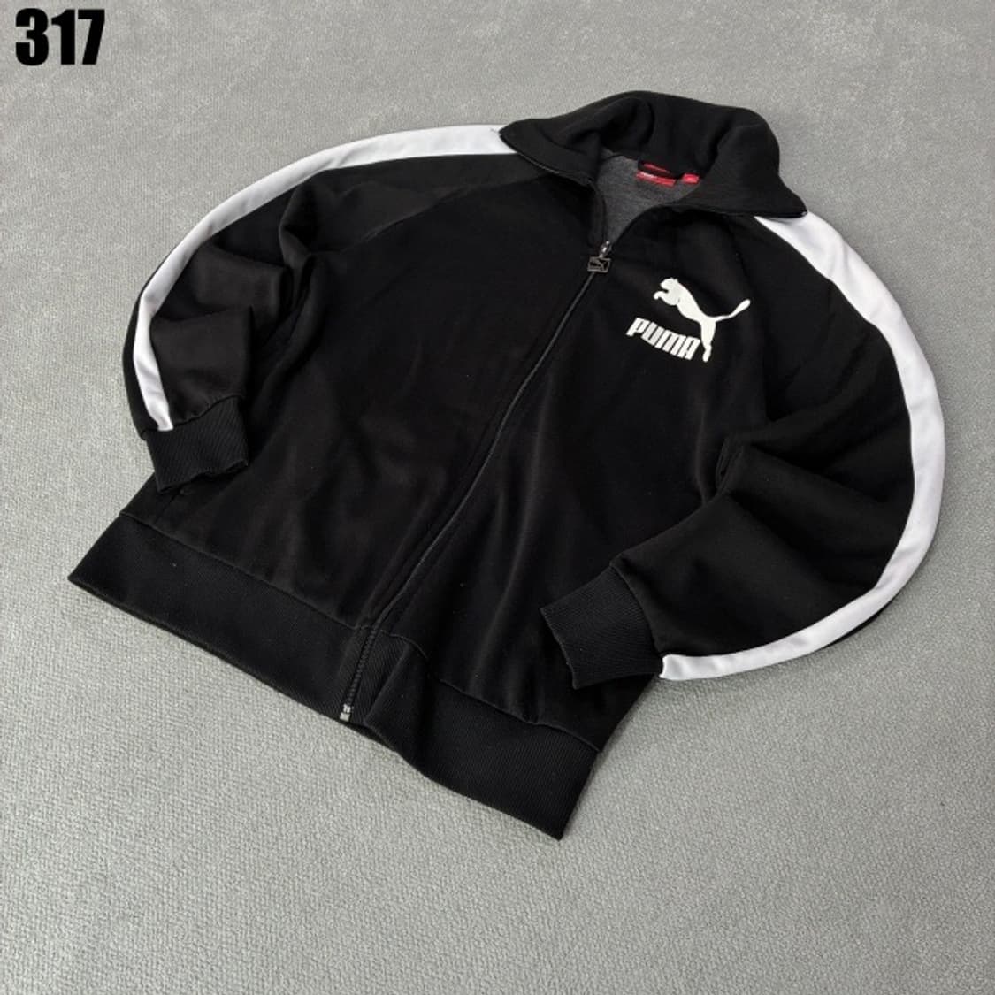 퓨마 블랙 집업 상품이미지1