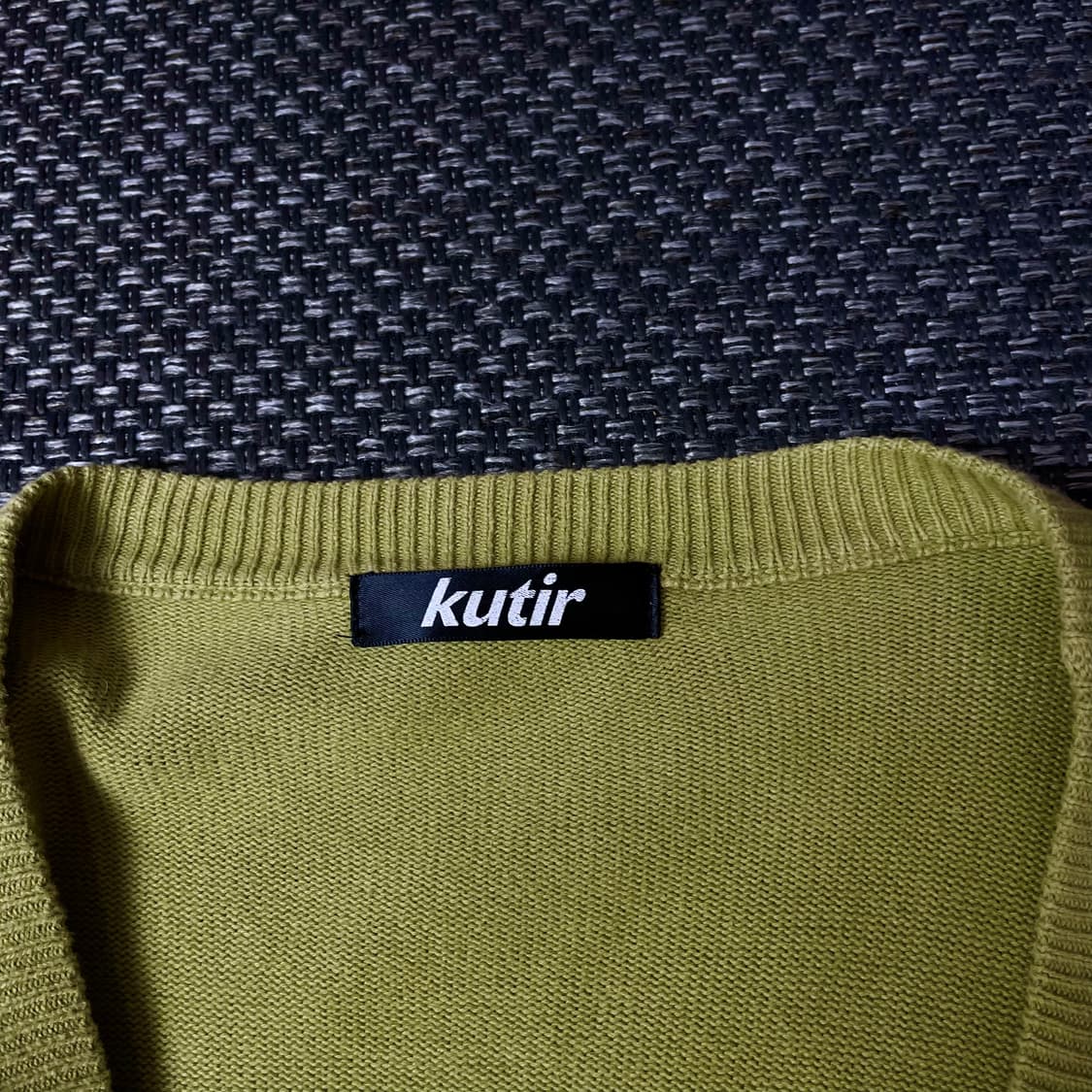 KUTIR 연그린 브이넥 긴팔 가디건 상품이미지4