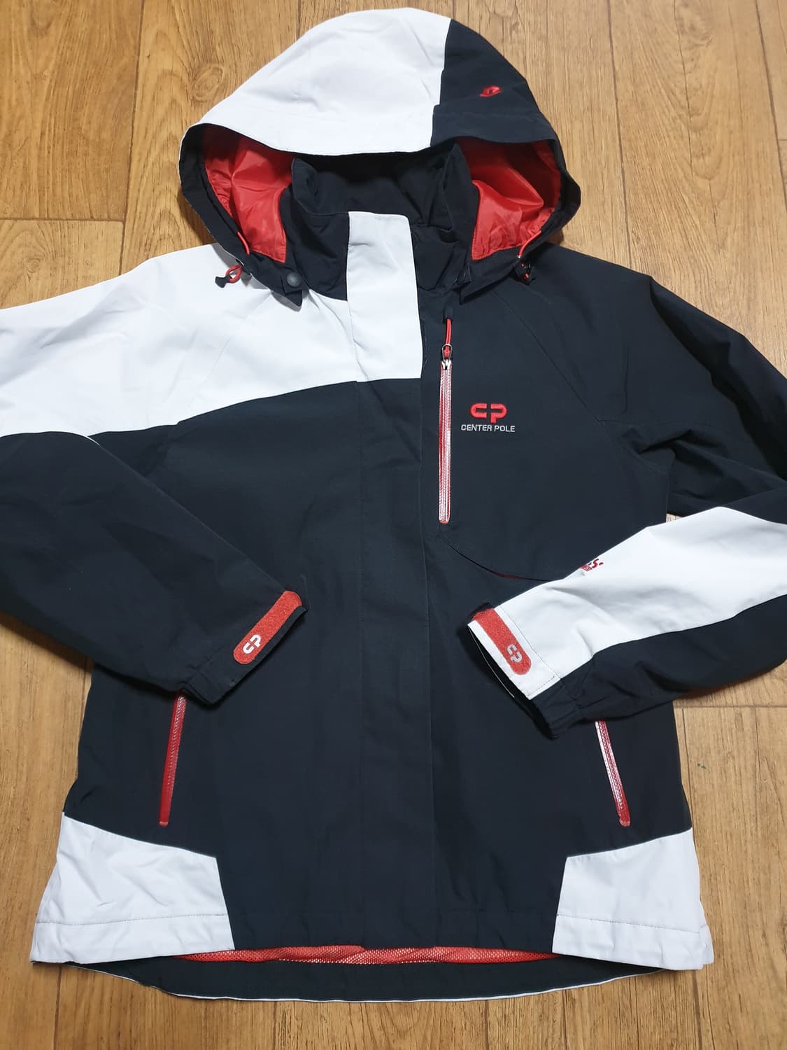 1157 센터폴 아웃도어 바람막이 90 사이즈입니다 상품이미지2