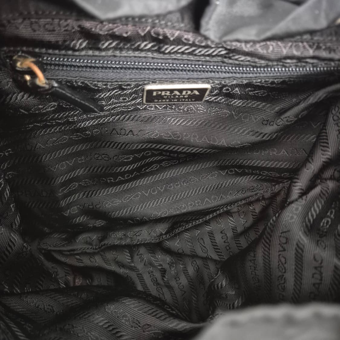 프라다 삼각로고 나일론 백팩 블랙 스몰 상품이미지10