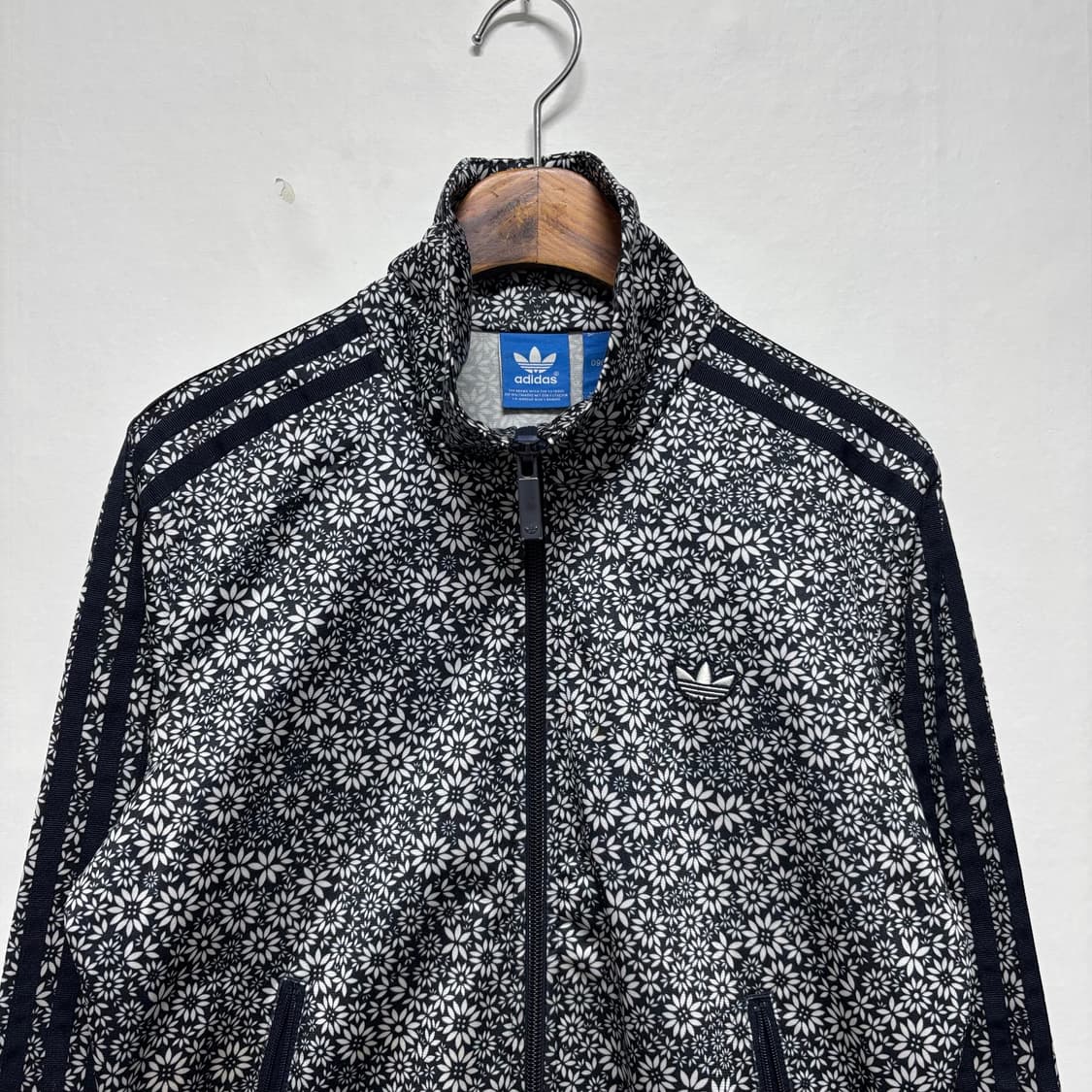 아디다스 플라워 패턴 트랙탑 상품이미지2