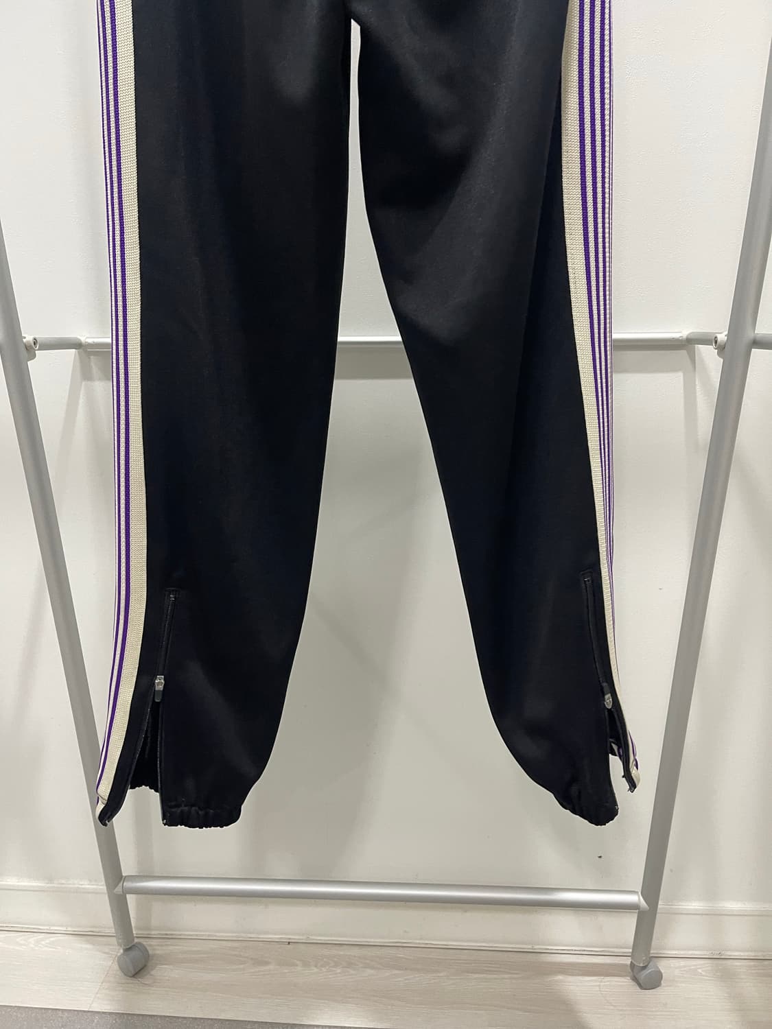 니들스 트랙팬츠 2 사이즈 (퍼플라인) y2k 갸루 상품이미지2