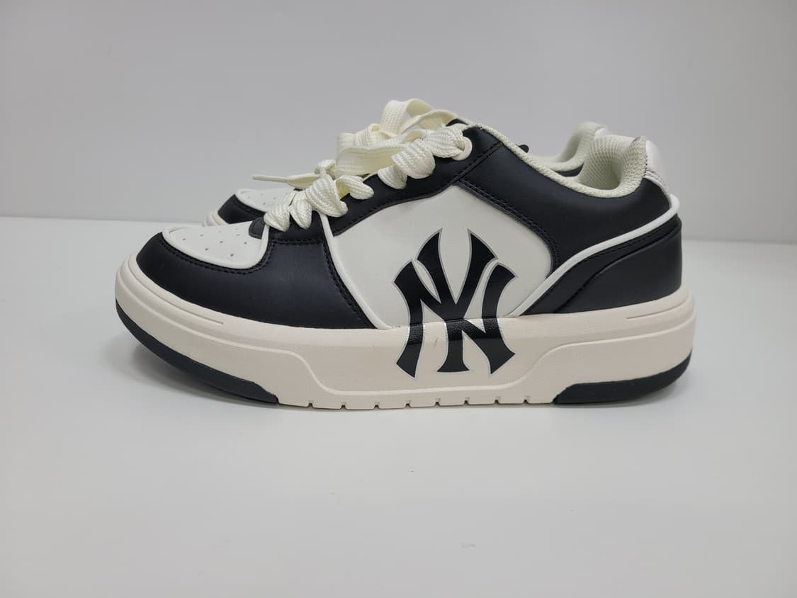 새상품)MLB 청키라이너 뉴욕양키즈 스니커즈 운동화 / 남 275 흰검
 상품이미지1