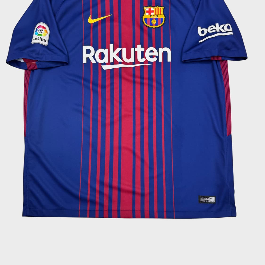 17-18 바르셀로나 홈 No.8 안드레스 이니에스타 상품이미지6