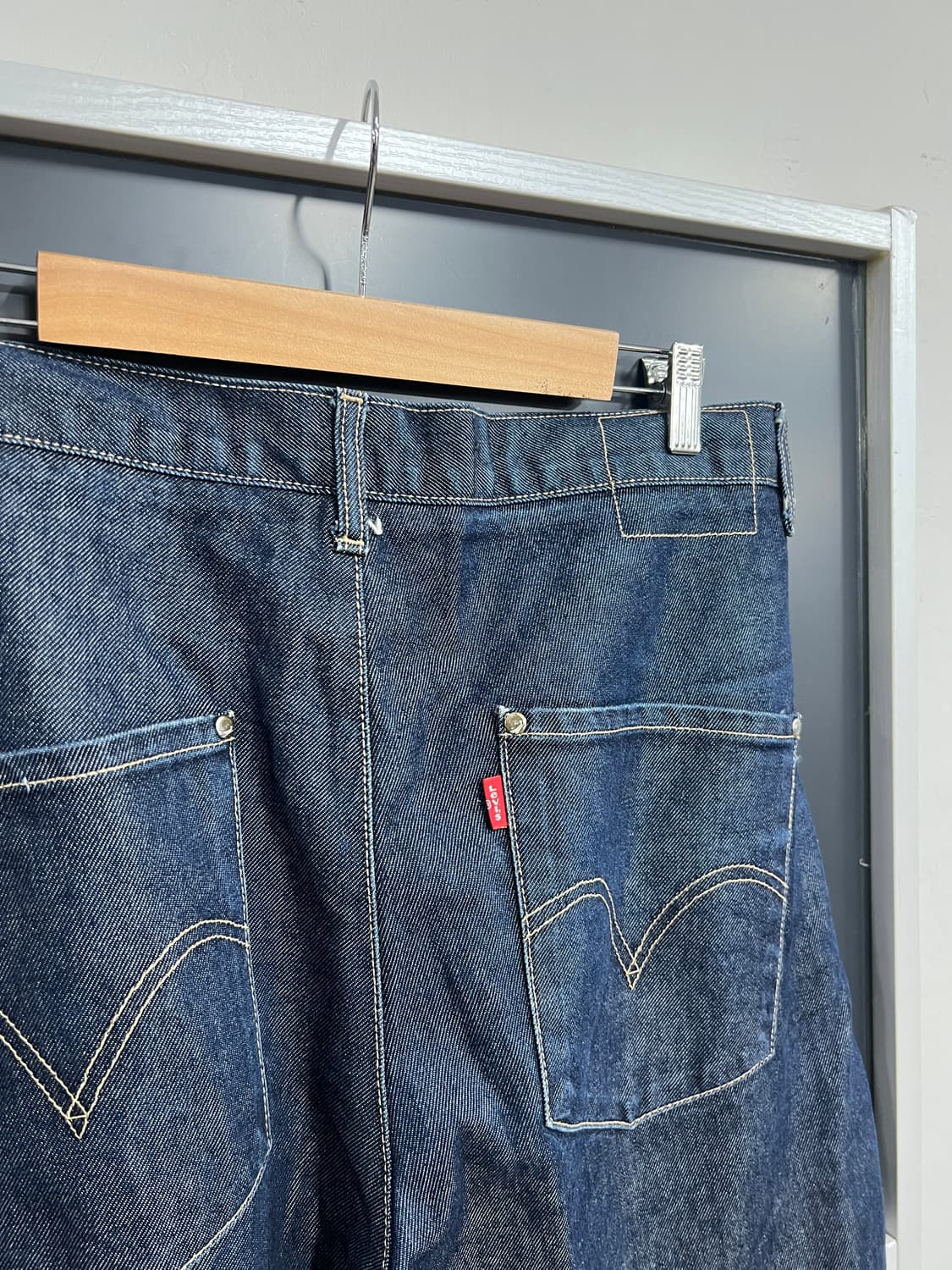 Levis 리바이스 엔지니어드 진 와이드핏 생지 데님 팬츠 상품이미지2